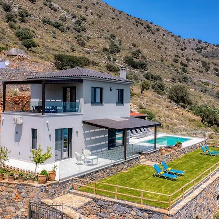 Villa Lela Seaview By *